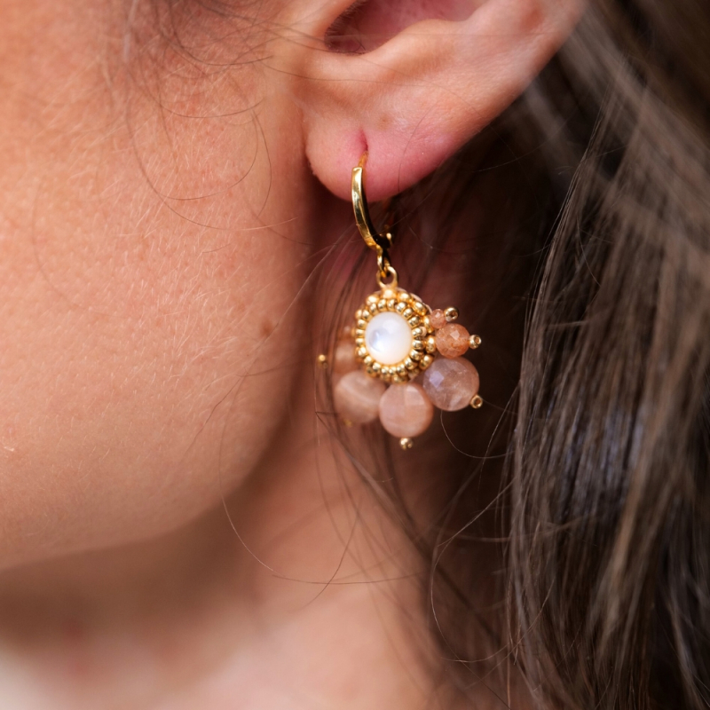 Pierre de soleil et cœur en nacre – chaleur et douceur réunies