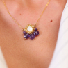 Collier Suzette en améthyste et nacre – bijou artisanal brodé main en France.