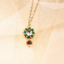 Lison - Collier en onyx vert et nacre grise