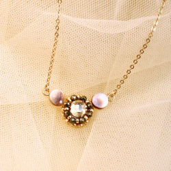 Collier créateur Ludivine – raffiné et original en pyrite et nacre grise