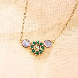 Collier créateur Ludivine – délicat et élégant en onyx vert et nacre grise