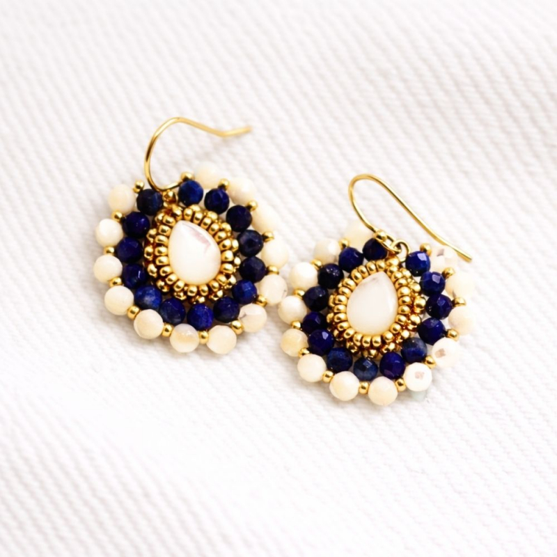 Boucles Juliette en lapis lazuli et nacre – bijou artisanal