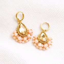 Boucles d’oreilles brodées à la main – perles et cristal