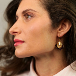 Création artisanale rouge profond – boucles légères