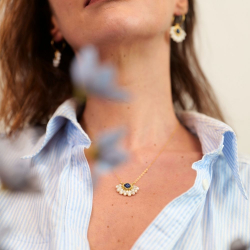 Collier bleu élégant fait main – création Colette s’apprête