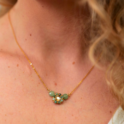 Bijou femme élégant pierre naturelle