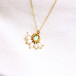 Zéline - Collier en cristal vert tendre et nacre