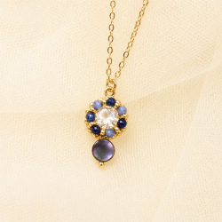 Lison - Collier en cyanite et nacre grise