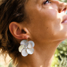 Hortense - Boucles d'oreilles en nacre grise et blanche