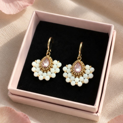 Boucles d’oreilles légères rose poudré et nacre | Rosalie