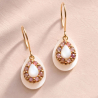 Boucles d'oreilles Marina en tourmaline rose et nacre brodées à la main
