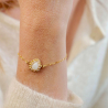 1.	Bracelet Marinette en pierre de soleil et nacre, brodé à la main.